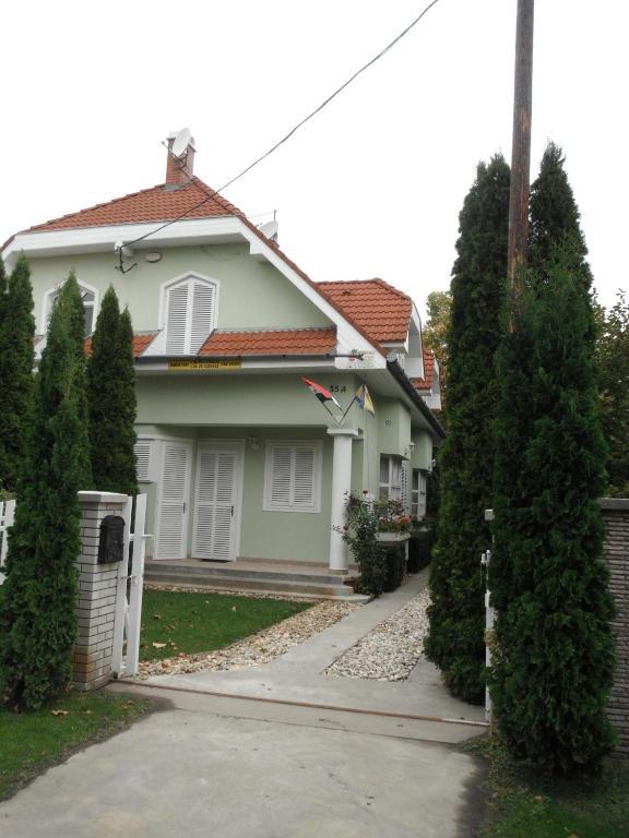 Csokonai Guesthouse Zamárdi エクステリア 写真