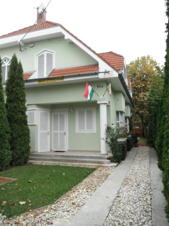 Csokonai Guesthouse Zamárdi エクステリア 写真